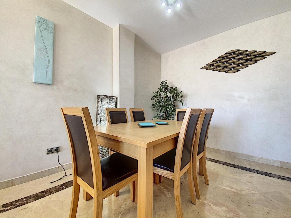 Lovely Apartment With Pool & Sea Views - Marina Del Castillo 2129 Манилва Экстерьер фото