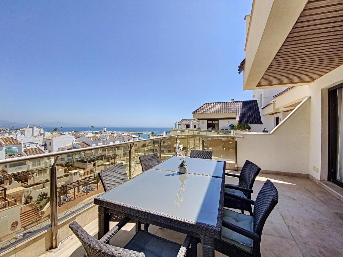 Lovely Apartment With Pool & Sea Views - Marina Del Castillo 2129 Манилва Экстерьер фото