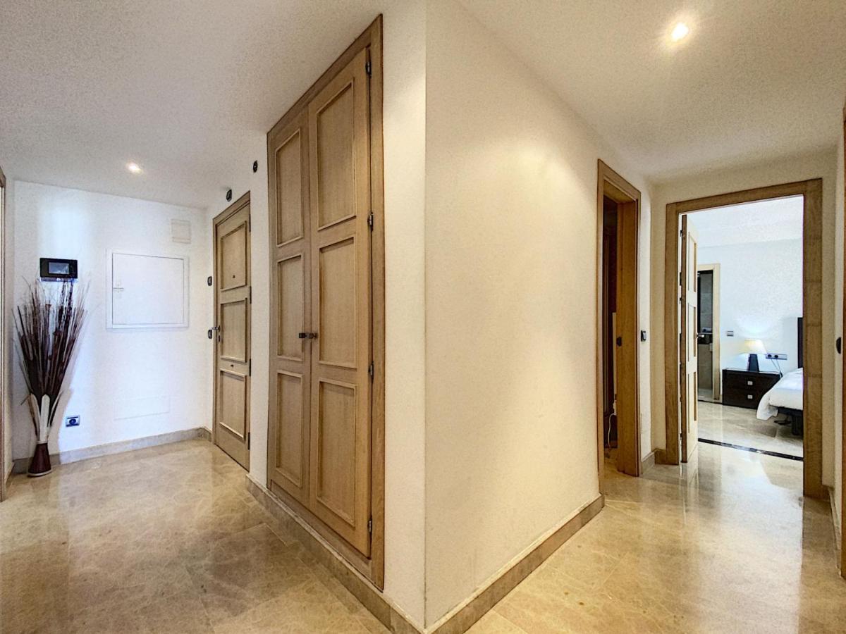 Lovely Apartment With Pool & Sea Views - Marina Del Castillo 2129 Манилва Экстерьер фото