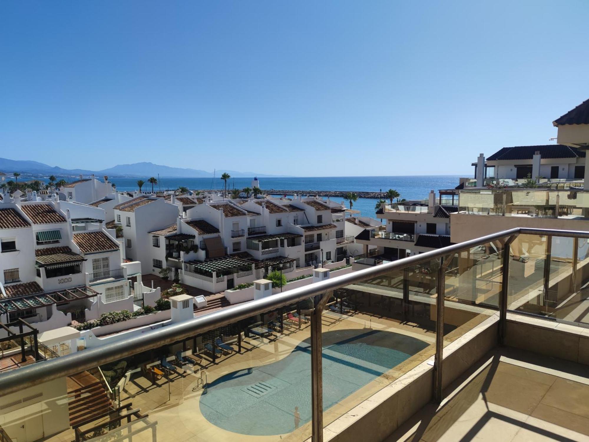 Lovely Apartment With Pool & Sea Views - Marina Del Castillo 2129 Манилва Экстерьер фото